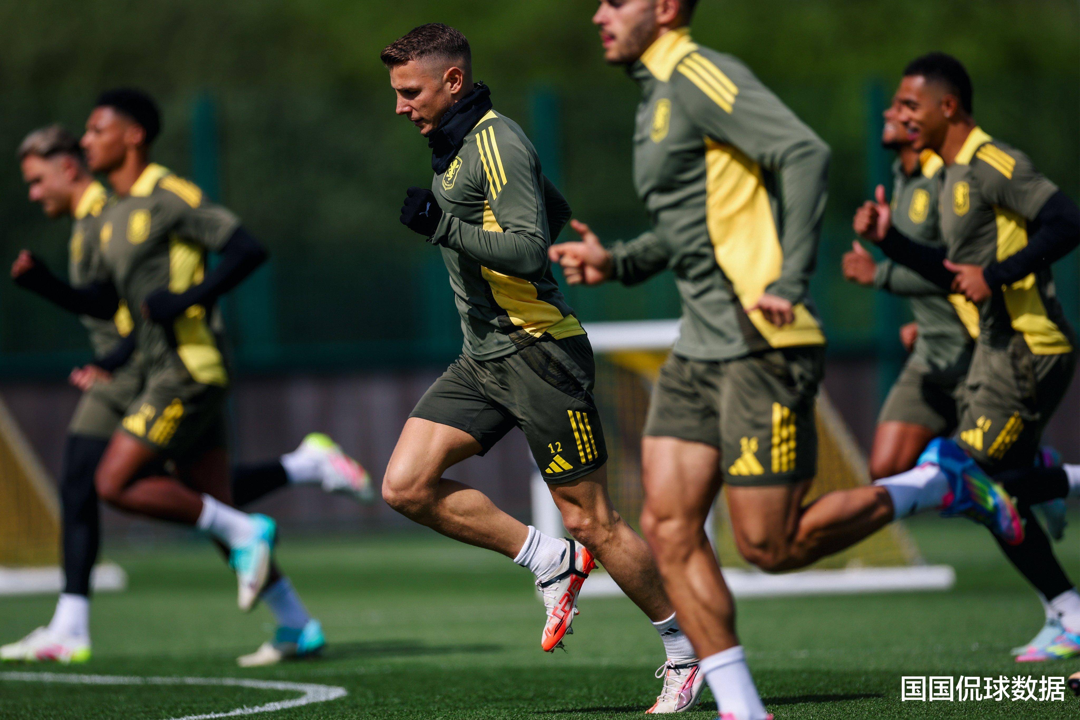 爱游戏app-阿斯顿维拉迎欧冠关键赛，关键时刻单刀错失，管理层满意，阵容厚度经受考验的简单介绍