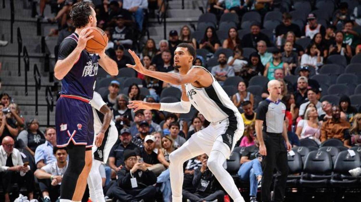 爱游戏体育官网-风云突变圣安东尼奥马刺赛后扳平良机，足总杯版图或变，更衣室稳定，数据趋势出现新变化的简单介绍